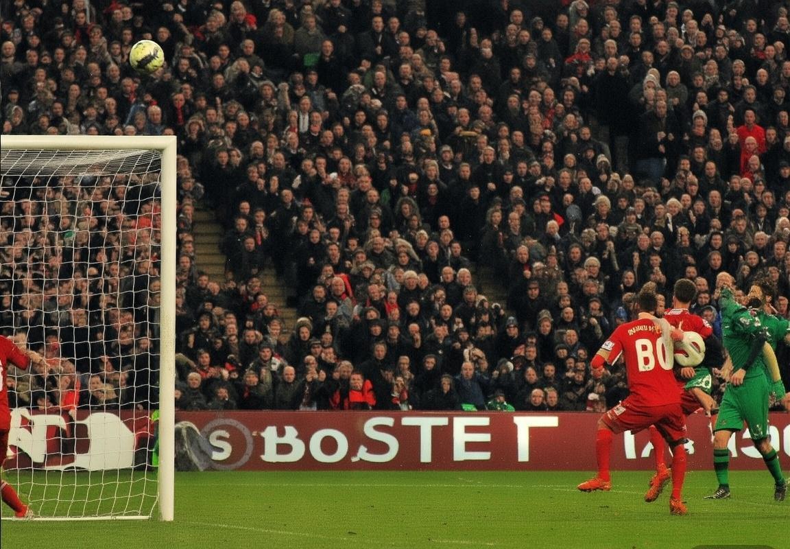 利物浦2:1险胜曼联，经典对决锁定三分